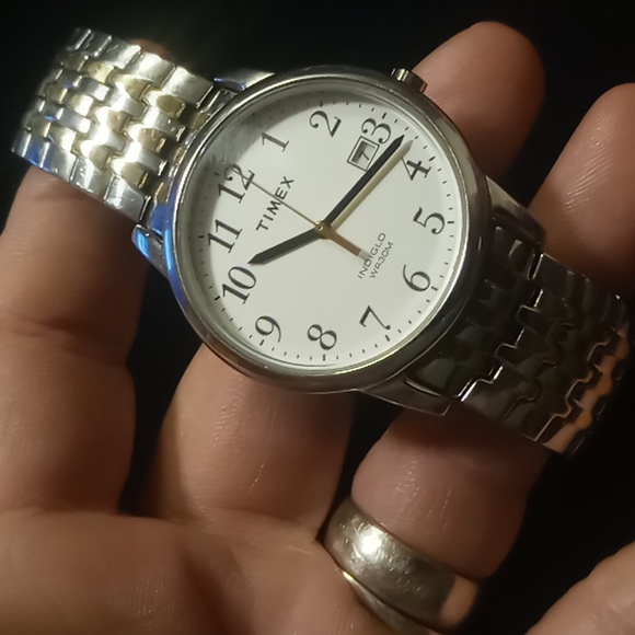 Timex Indiglo WR 30m watch stretch band gold and silver tone new battery - Picture 2 of 8